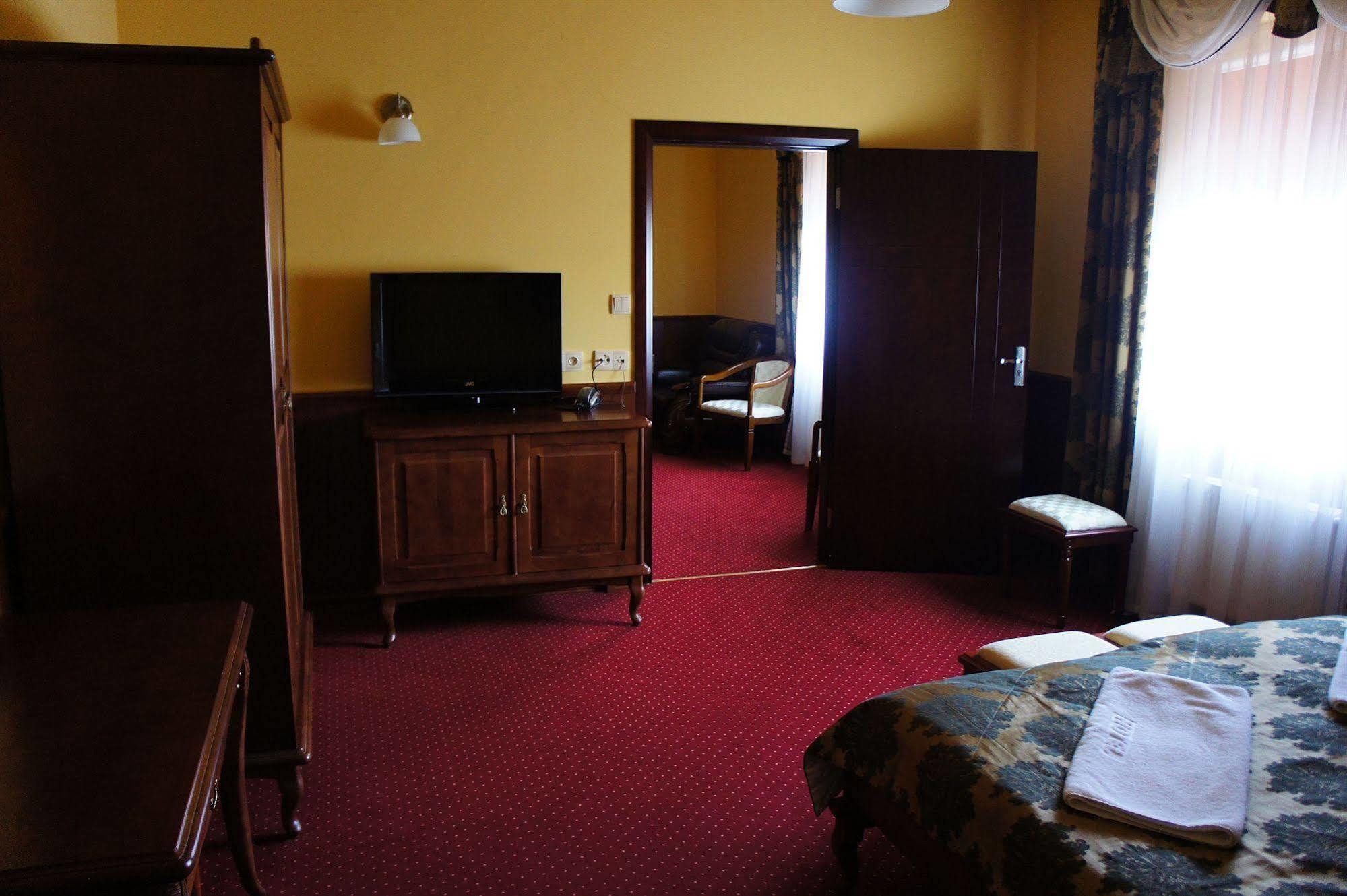 Hotel Dobosz Police Εξωτερικό φωτογραφία